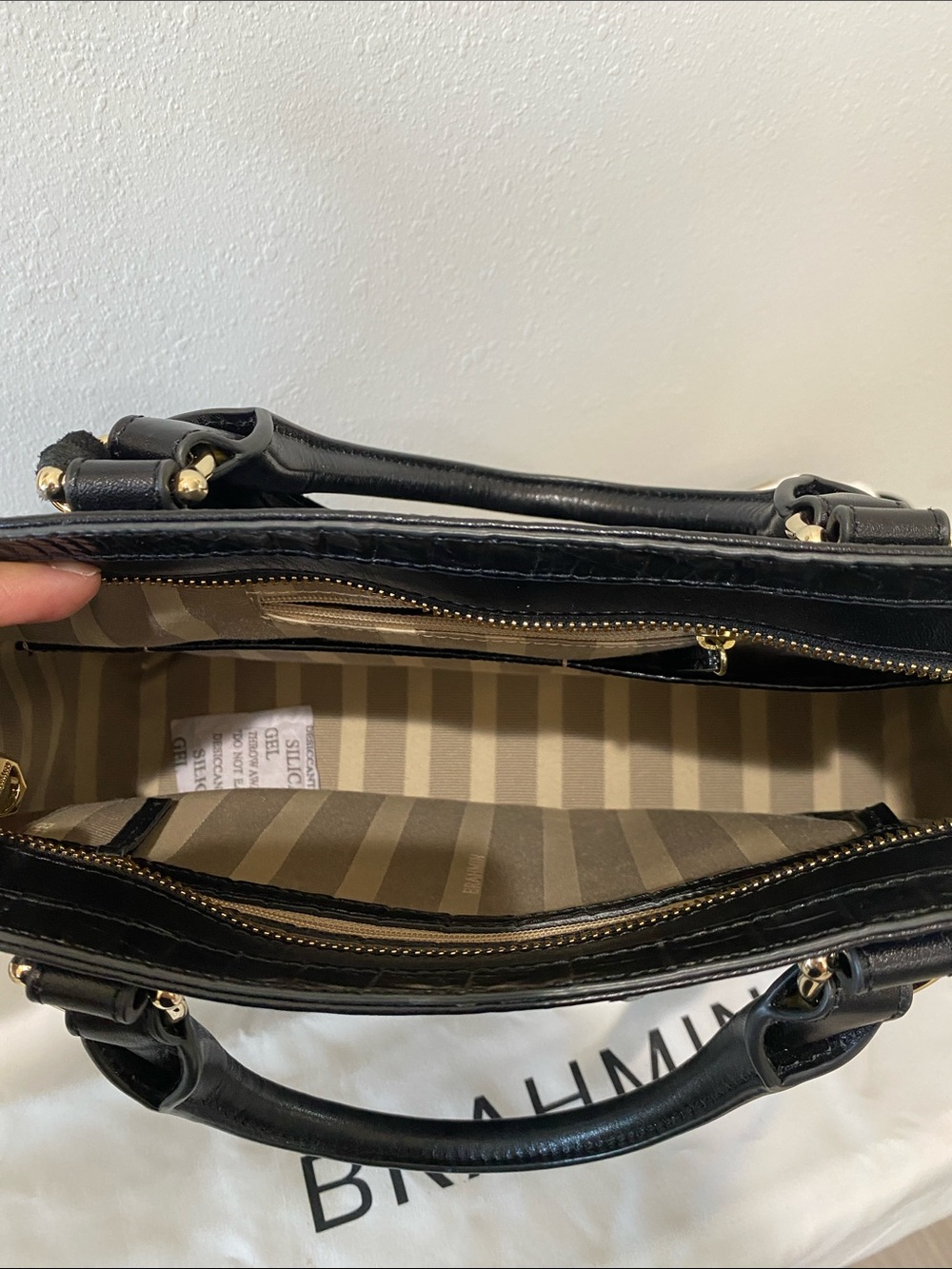 Brahmin Black Croc-Embossed Leather Satchel with Tassel and Matching Wallet ๐ค๐ - Picture 4 of 10
